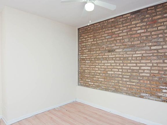 5th image of 1101 W Barry Ave E #G
