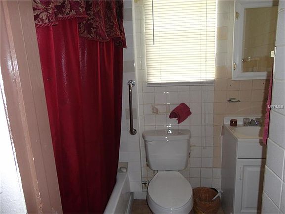 5th image of 1055 Polk St W