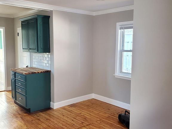5th image of 48 Ruthland Ave