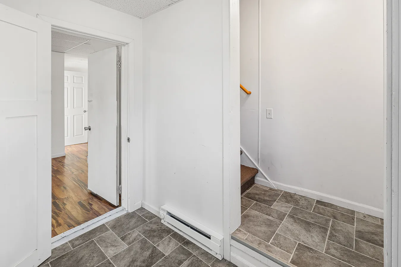 2 bed, 850 sqft, $900 — Photo 1