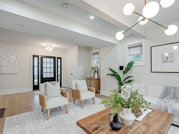 4th image of 59 Fairwood Pl E