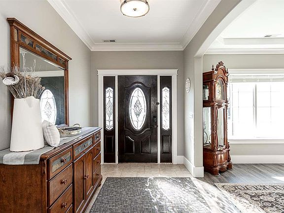 3rd image of 1282 Cameo Dr