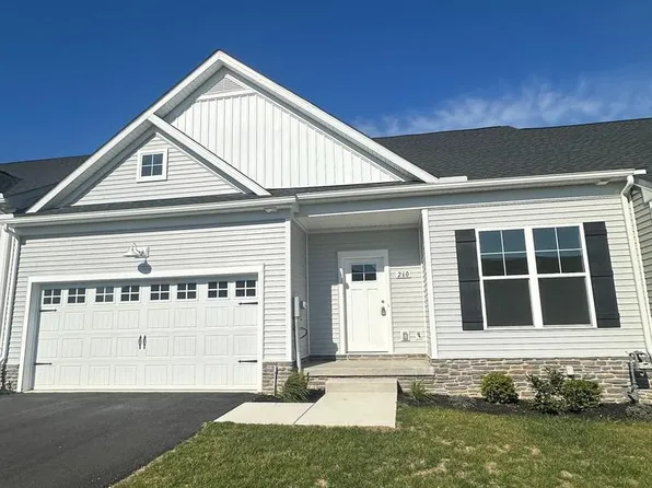 260 Ridge View Ln #42, Hanover, PA 17331