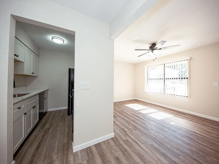 Shadow Ridge Apartments — Photo 11