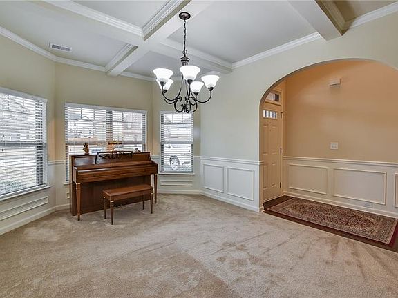 3rd image of 539 Madison Park Dr