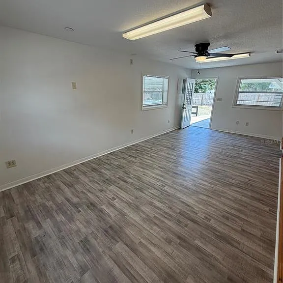 306 N Iona Ave — Photo 5