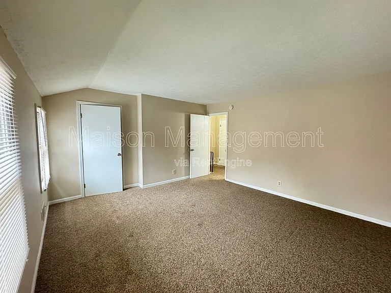 419 Britton — Photo 20