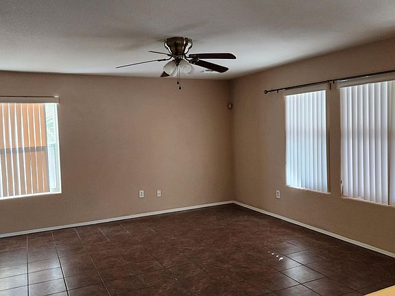4th image of 7027 S Parsnip Ln
