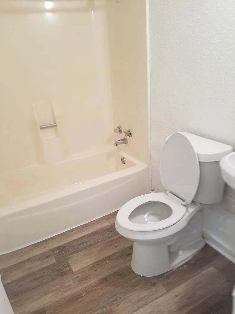 2 bed, 1200 sqft, $850 — Photo 1