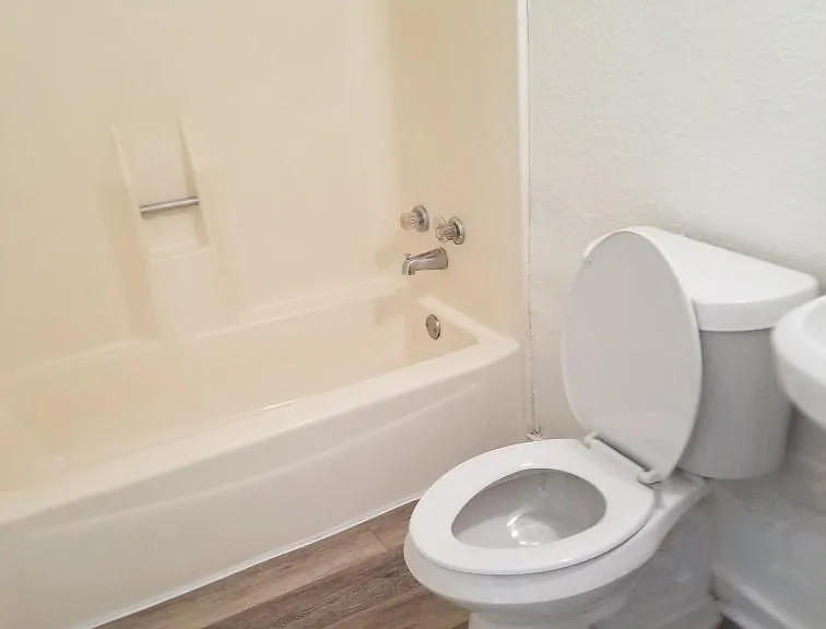 1819 W Cameron Ave #5 — Photo 3