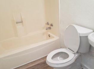 1819 W Cameron Ave #5, Rockdale, TX 76567