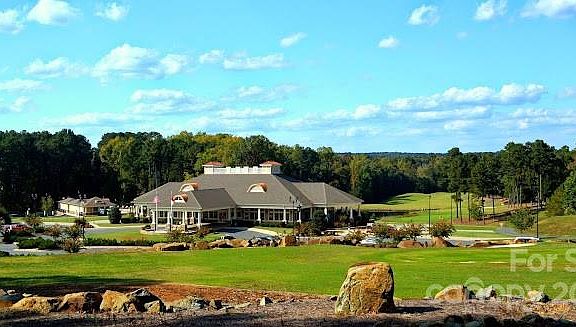 4th image of 446 Shagbark Ct #1038