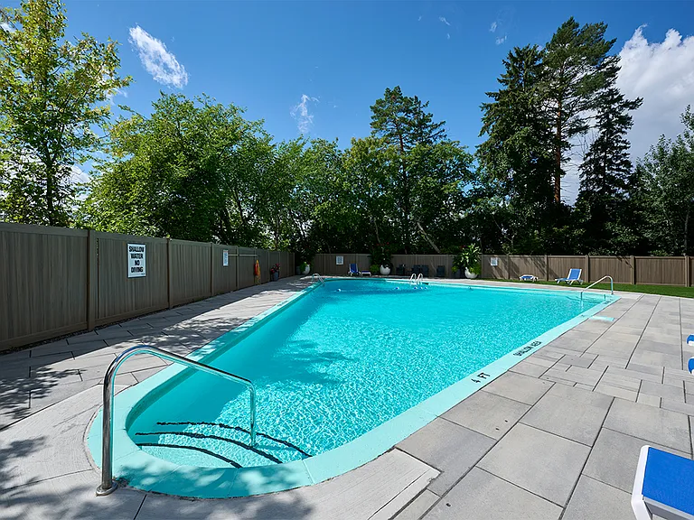1833 Frobisher Ln — Photo 8