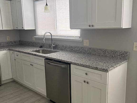 3rd image of 7155 Auburn Rd