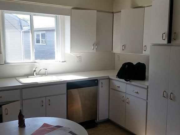 2nd image of 2 Canella Ct