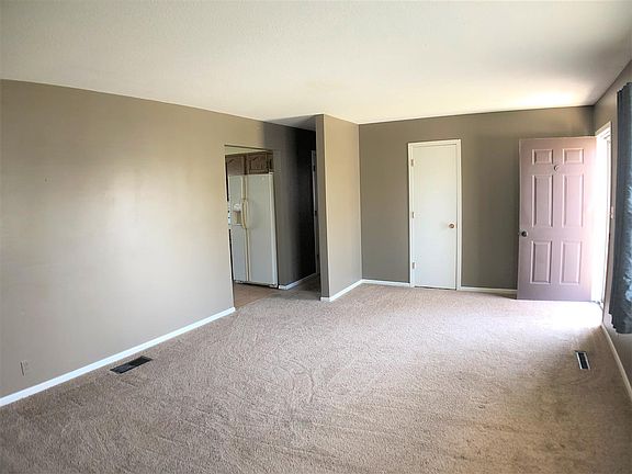 3rd image of 107 Spruce Dr