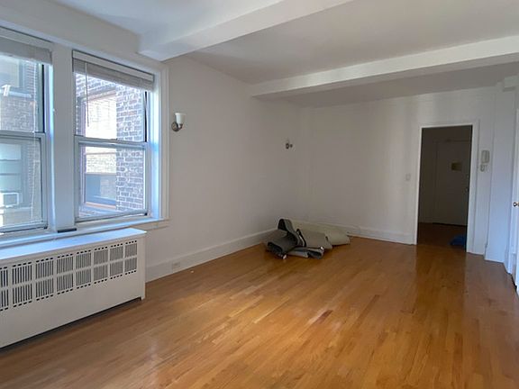 2nd image of 200 W 70th St APT 14C