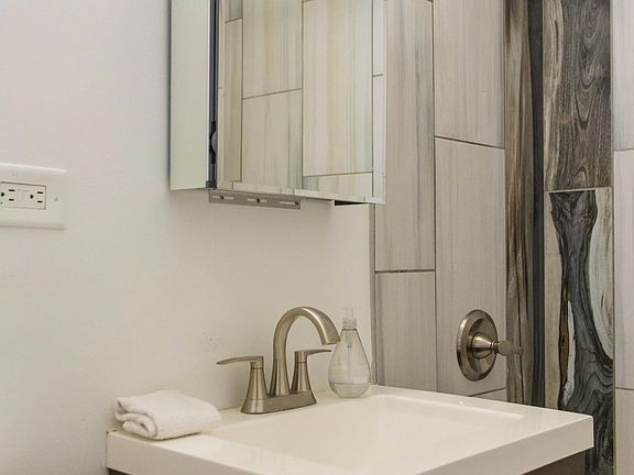 5th image of 4136 W Palmer Ave #2L
