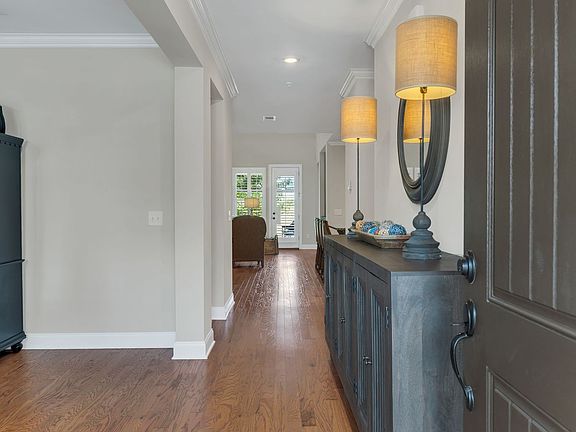3rd image of 122 Cape Private Cir