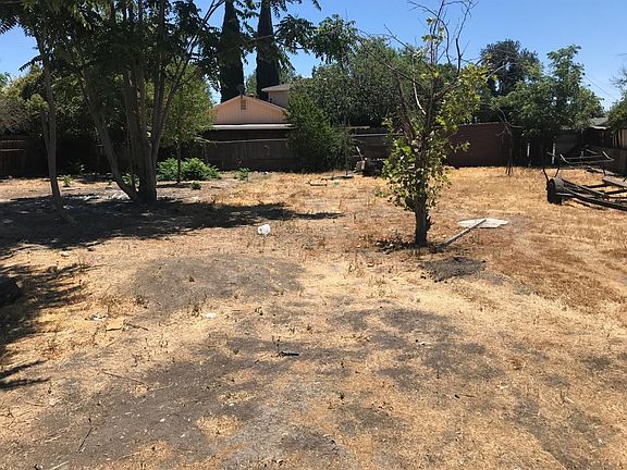 3rd image of 1842 E Clover Ln