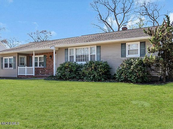 4th image of 704 Carol Ave #A