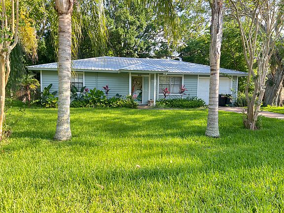 2nd image of 325 Sunset Dr