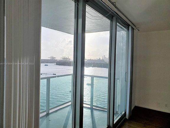 5th image of 1000 West Ave APT 1528