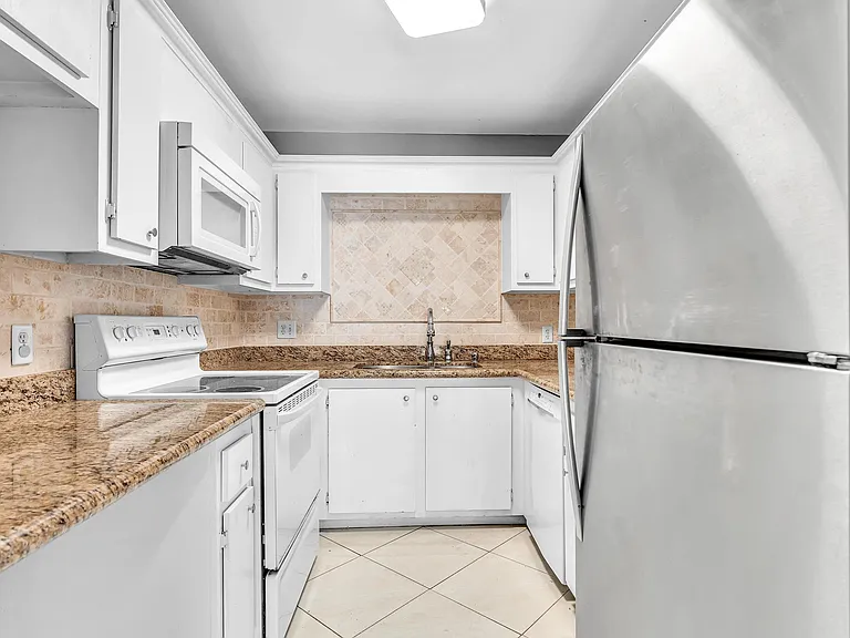 5961 N Falls Circle Dr #309 — Photo 21