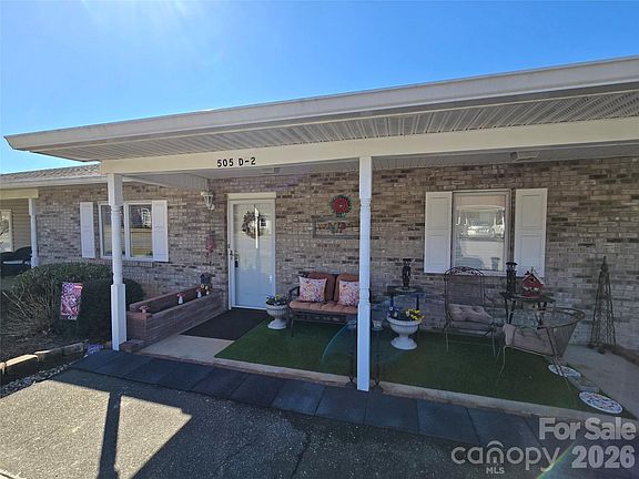 2nd image of 505 2nd Street Pl NE APT D2