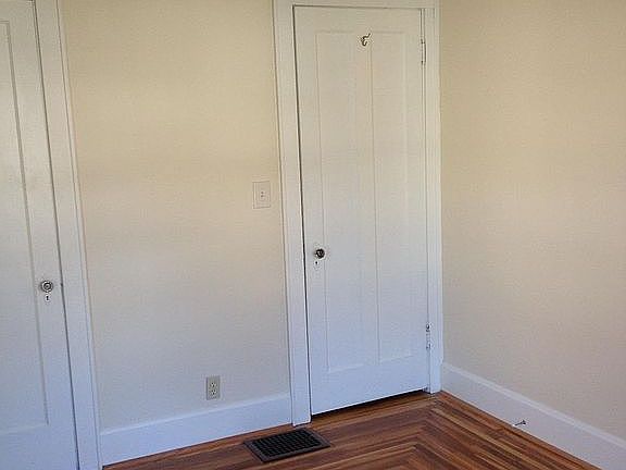 3rd image of 6919 Cambridge Ave