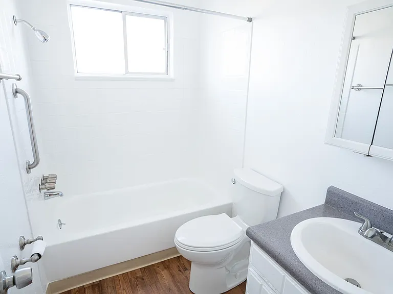 Linda Kay Apartments — Photo 15
