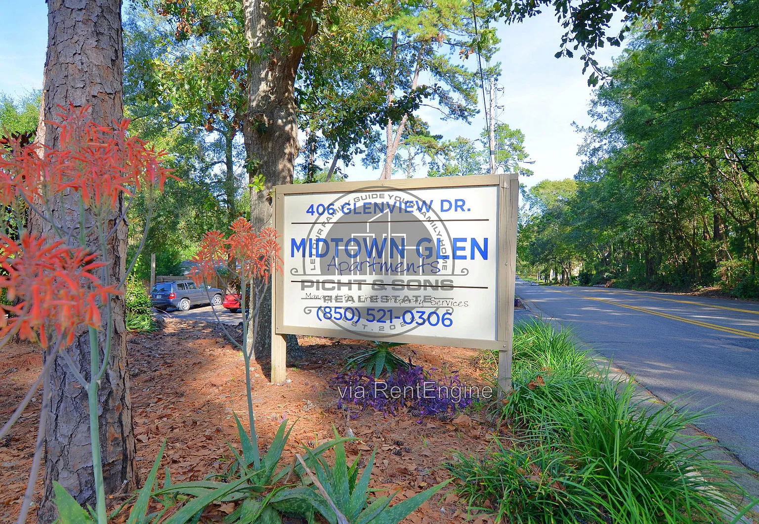 2 bed, 1.0 bath, 896 sqft, $1,100 — Photo 2