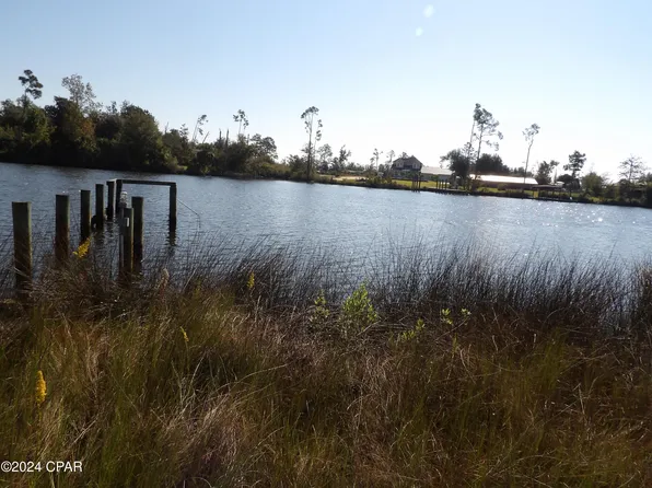 7242 Bay Crest Rd, Southport, FL 32409