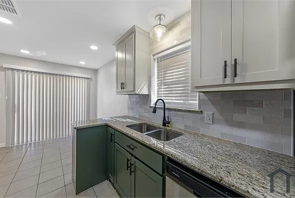 3014 Patricia Ln — Photo 24