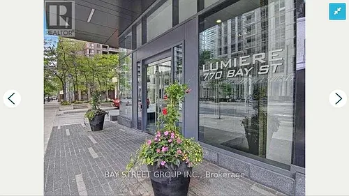770 Bay St #1812 Photo 1