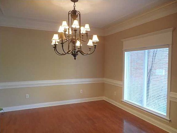 2nd image of 668 Flagstaff Dr