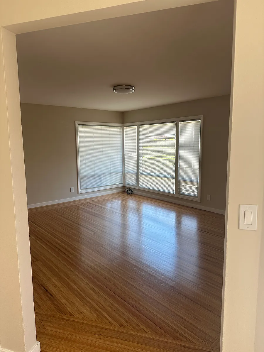 Living Room from the entry to unit - 215 Belle Ave #215