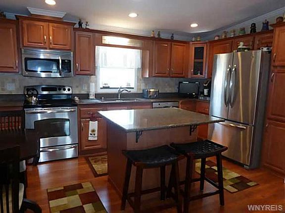 2nd image of 4670 Hampstead Dr