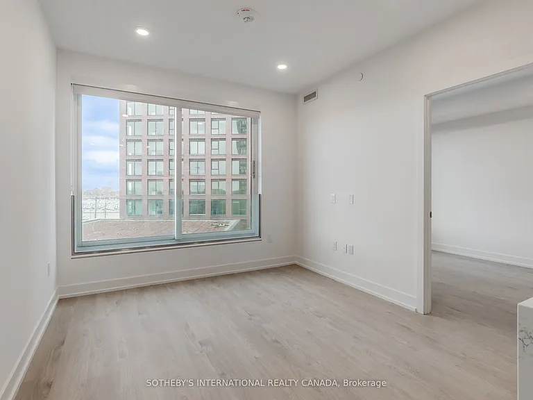 31 Garden Ave #1001 — Photo 4