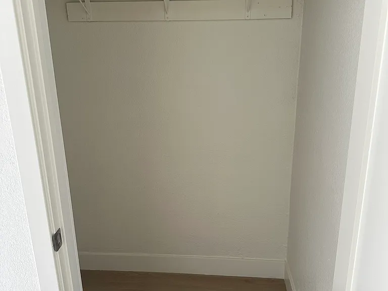 215 Sinclair Ave #215 — Photo 20