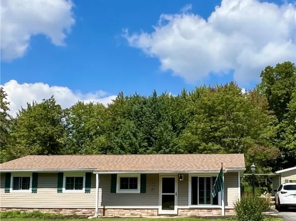 516 Robinhood Dr, Aurora, OH 44202