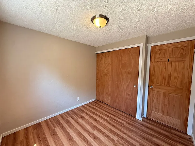1465 Chase St — Photo 12