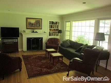 2nd image of 16 Townsend Dr