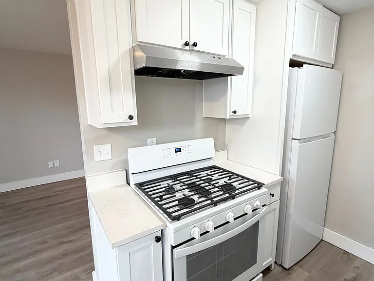 Powderhorn Park Apartments — Photo 17