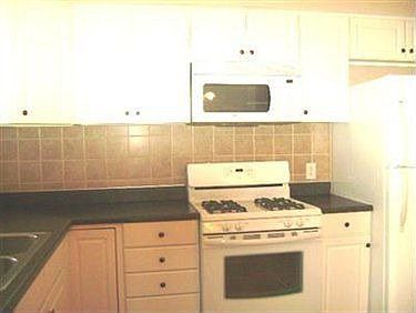 4th image of 1606 Algiers Dr