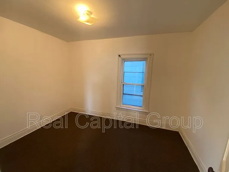 408 Woodlawn Ave #2 — Photo 11