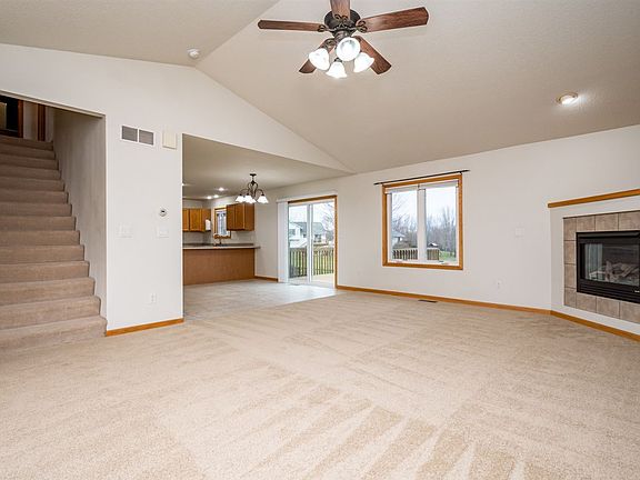 5th image of 1039 Fairview Ln