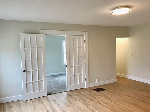 5th image of 61445 N Main St