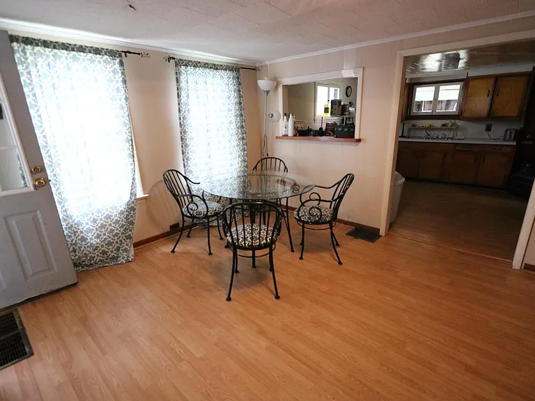 154 W Seneca St — Photo 8