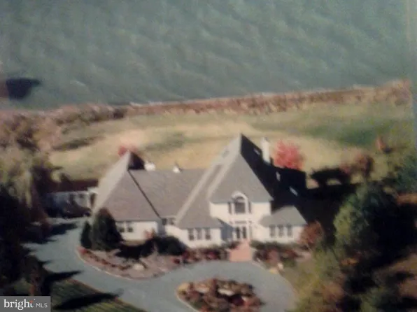 203 Prospect Bay Dr W, Grasonville, MD 21638